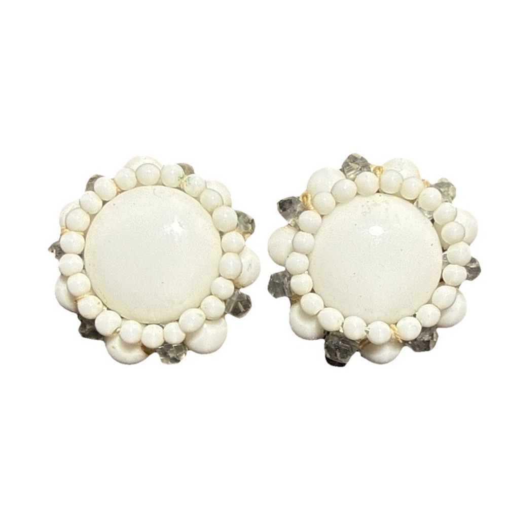 Vintage White and‎ Clear Beaded Cluster Clip On Earrings J17-38